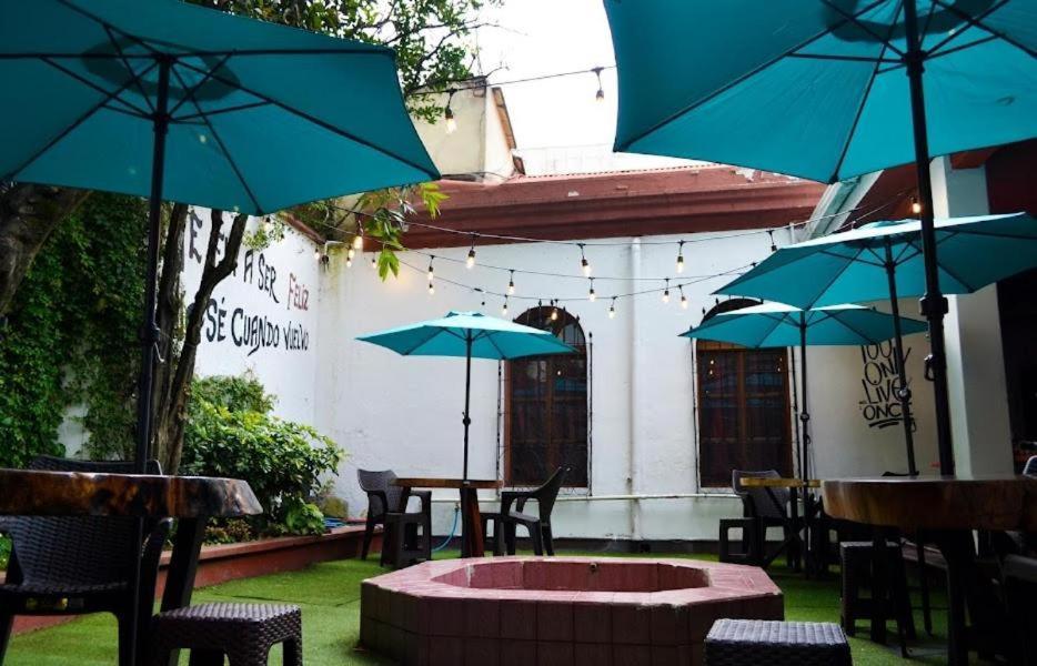 4 Grados Hostal Acomodação com café da manhã Guatemala City Exterior foto